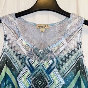 One World Boho Sleeveless Tunic Top M Blue Green Aztec Print Lace Trim Stretch S